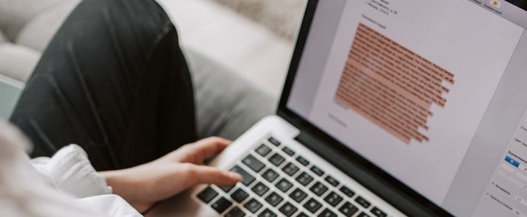 Smarter AI Chatbot Responses with Prompt Engineering and Web Content Improvement